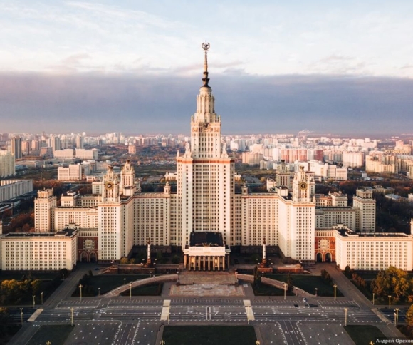 Комплекс зданий МГУ на Воробьевых горах