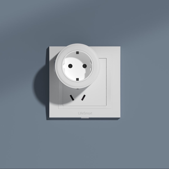 Умная розетка Livi Socket