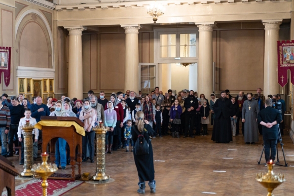 Вынос Плащаницы храм МЦ Татианы при МГУ