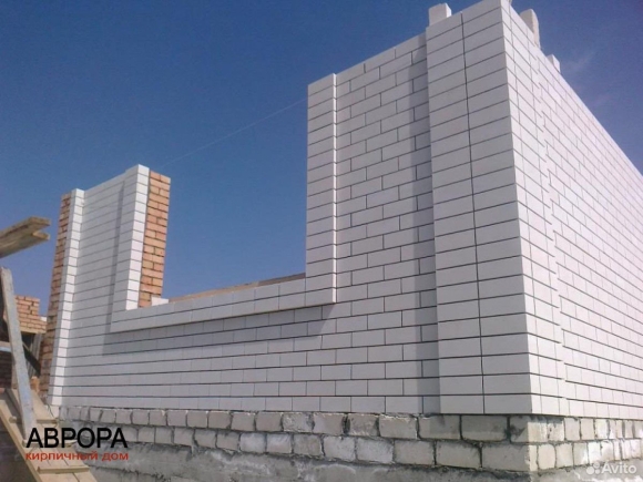 Дом из белого силикатного кирпича