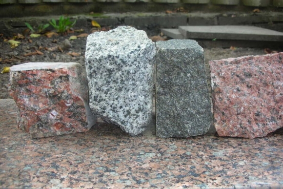 Гранит камень в природе