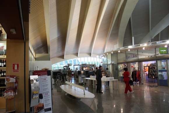 Аэропорт Bilbao внутри
