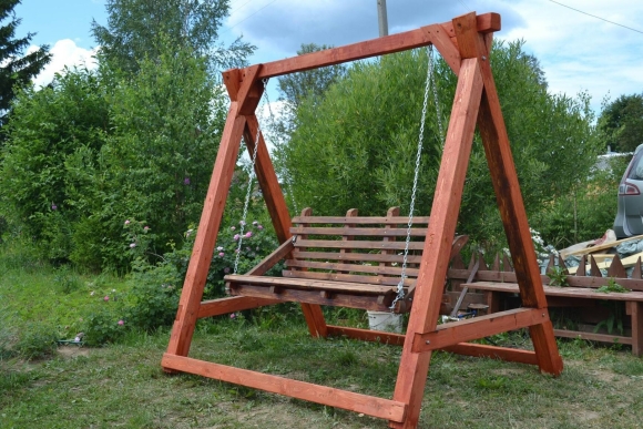 Деревянные качели из бруса
