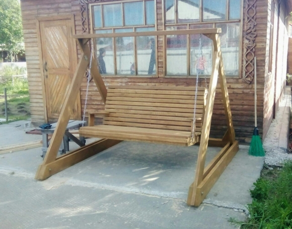 Качеля деревянная
