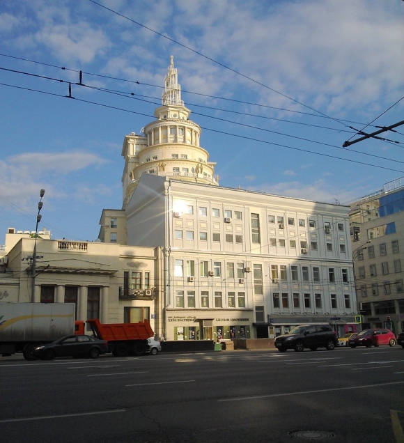 Дом Патриарх Ермолаевский переулок