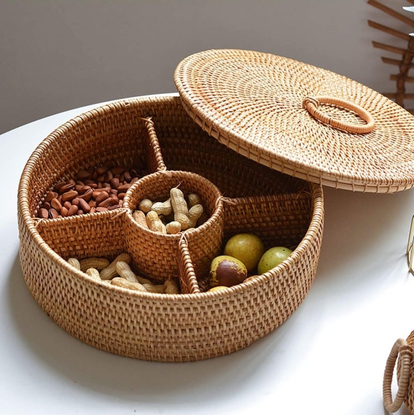 Корзина для фруктов из ротанга
