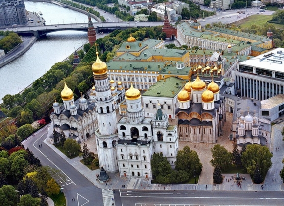 Соборная площадь Московского Кремля