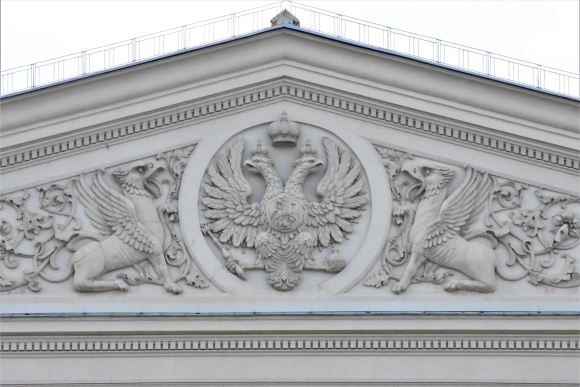 Михайловский дворец фронтон