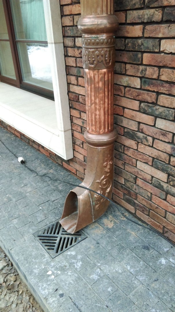 Оригинальный водосток