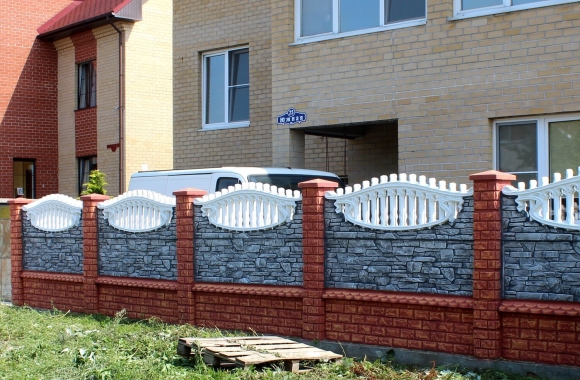 Бетонный забор для палисадника