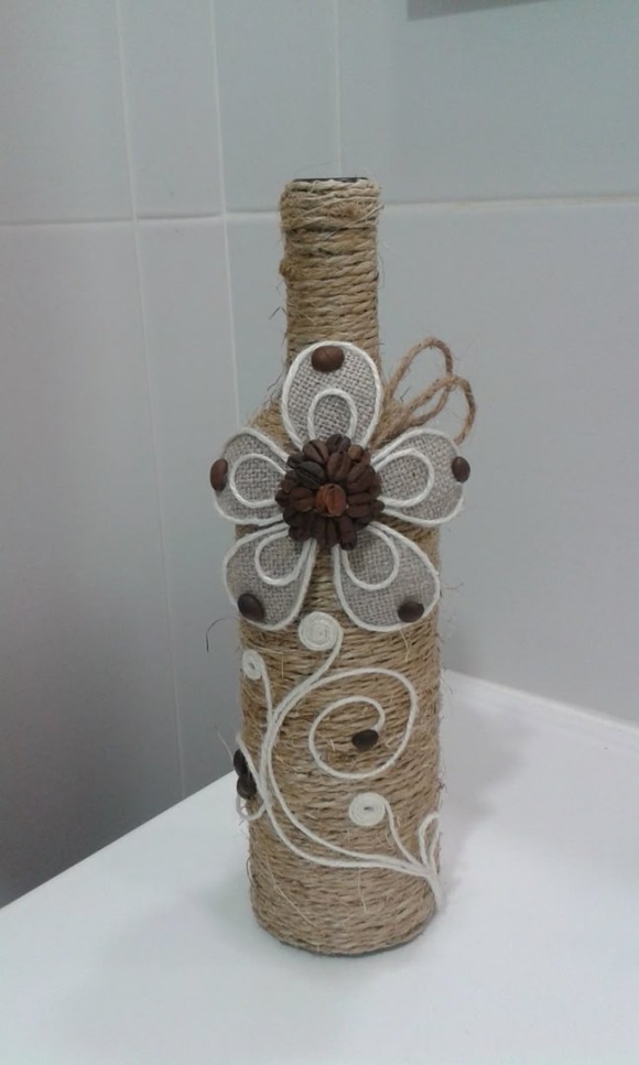 Украшение бутылки бечевкой
