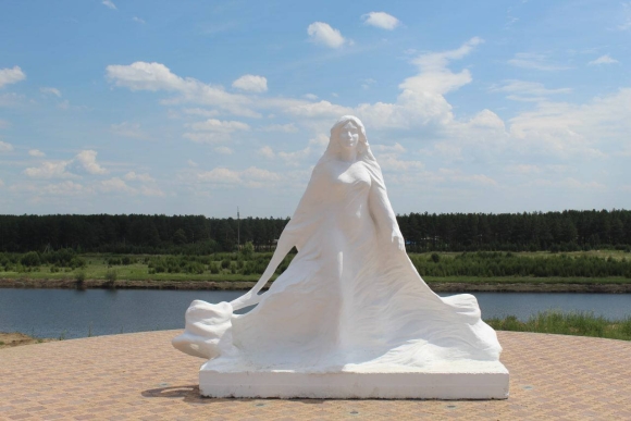 Памятник реке Лене в Олекминске
