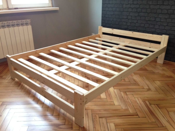 Деревянный каркас кровати