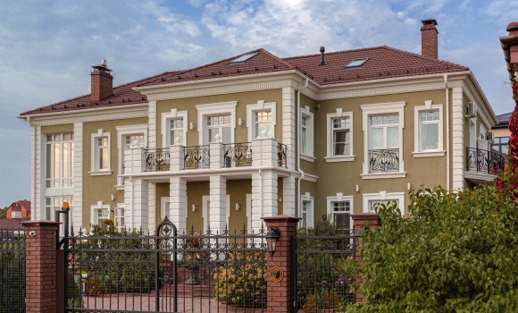 Декор фасада частного дома