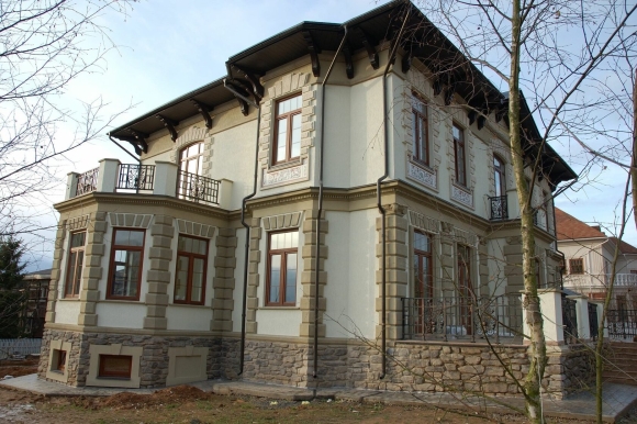 Декор фасада из камня
