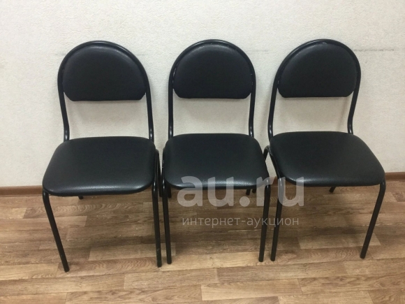 Стулья кожаные офисные черные много