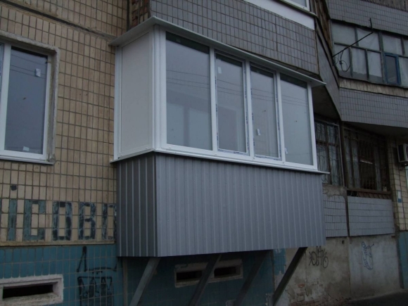 Обшивка балкона снаружи