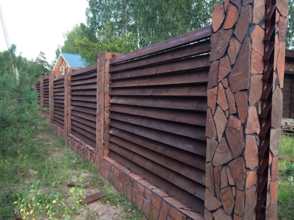 Забор деревянный горизонтальный