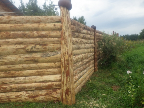 Забор из делового горбыля