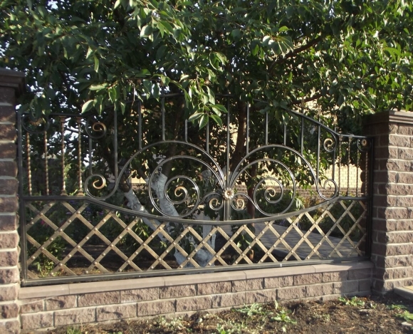 Красивые кованые заборы