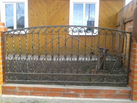 Металлический палисадник