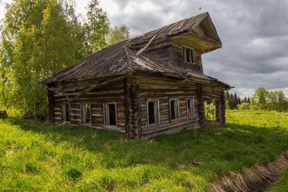 Изба пятистенка русская деревня