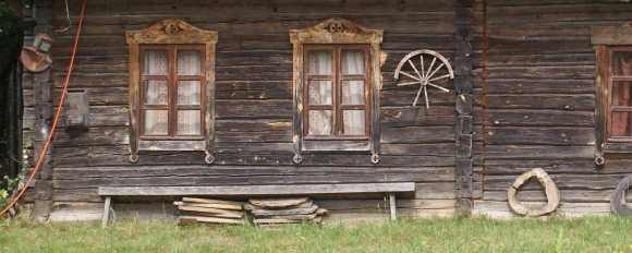 Старый деревянный дом