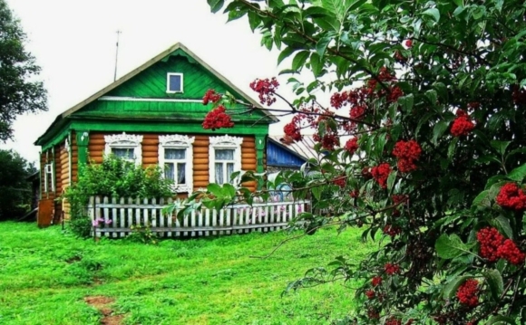 Красивый деревенский дом