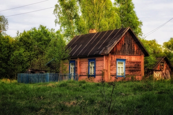 Современная хата в деревне
