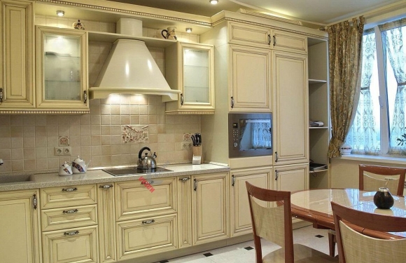 Классический кухонный гарнитур