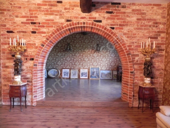 Кирпичная арка в интерьере