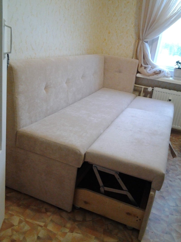 Маленький раскладной диванчик на кухню