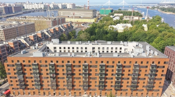 Петровский остров Нева Хаус