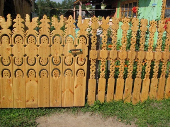 Штакетник резной деревянный