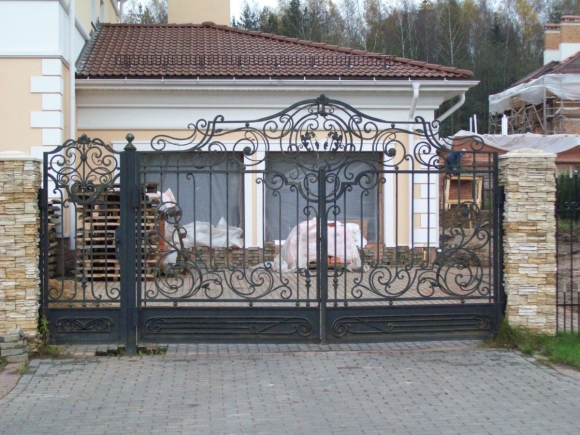 Ворота кованые распашные
