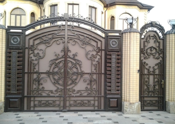 Ворота Шерхова Аслана