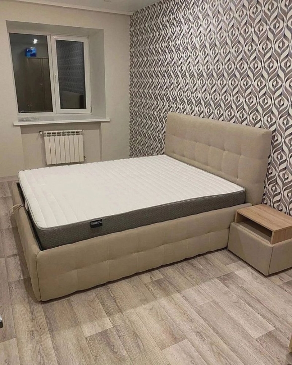 Кровать Boss с тумбами в интерьере