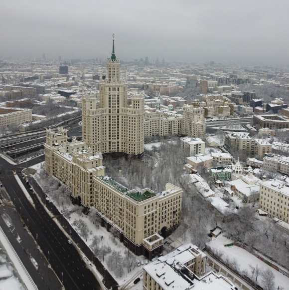 Высотка на Славянском бульваре