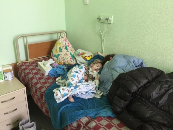 Детская кровать в больнице