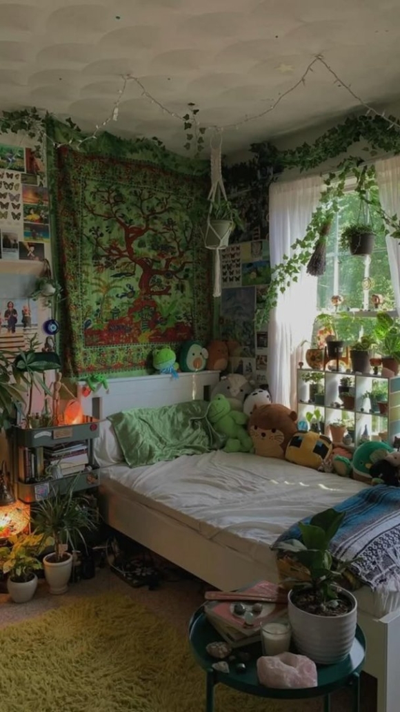 Cluttercore Interior trend