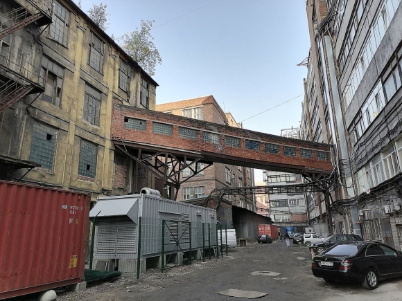 Территории завода красный треугольник