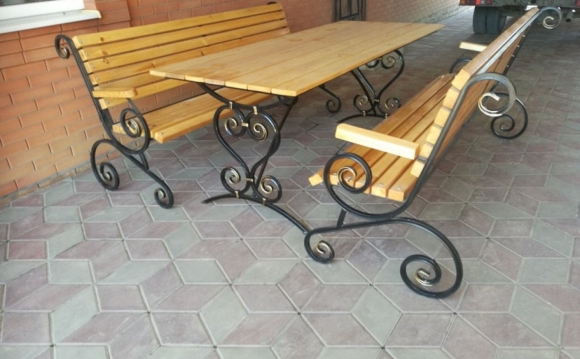 Скамейка Львиное сердце