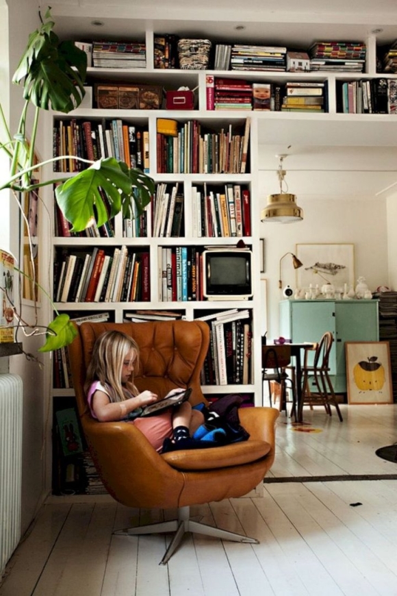 Книжные стеллажи в интерьере