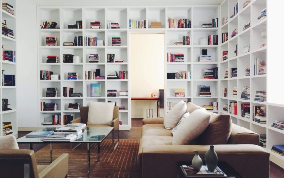 Современные книжные полки