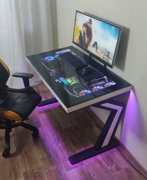 Компьютерный стол игровой