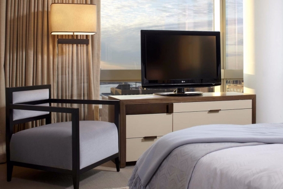 Otel телевизор