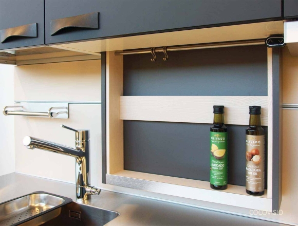 Выдвижная полка лифт для кухни Hettich