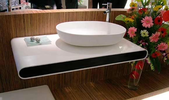 Corian venaro White