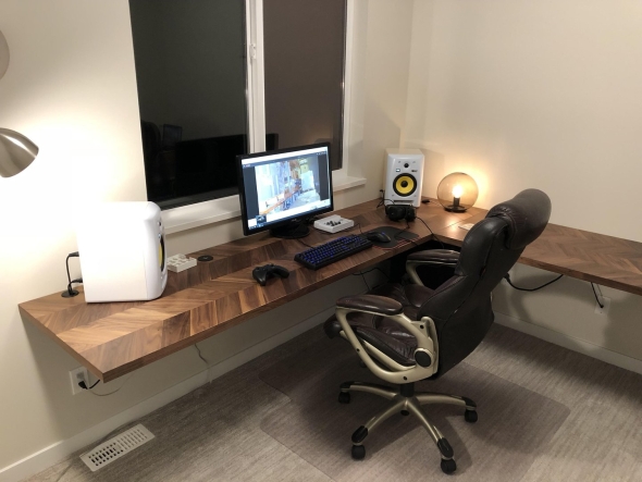 Стол компьютерный homeoffice hk