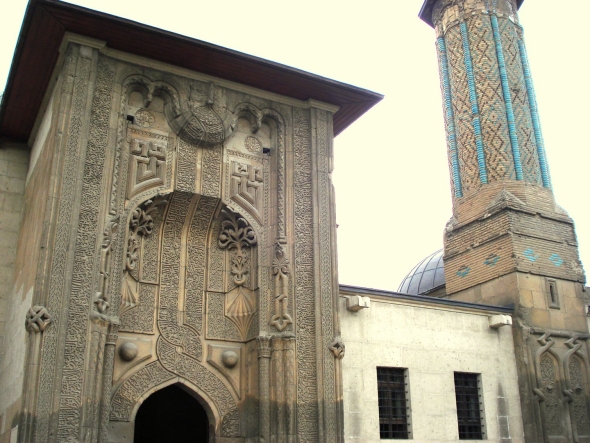 Cifte minareli medrese